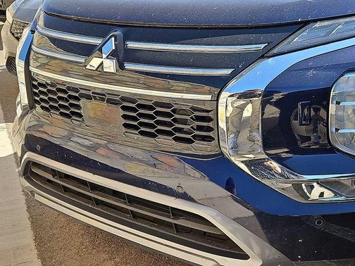 Blue 2025 Mitsubishi Outlander SE