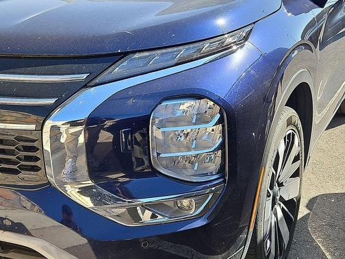 Blue 2025 Mitsubishi Outlander SE