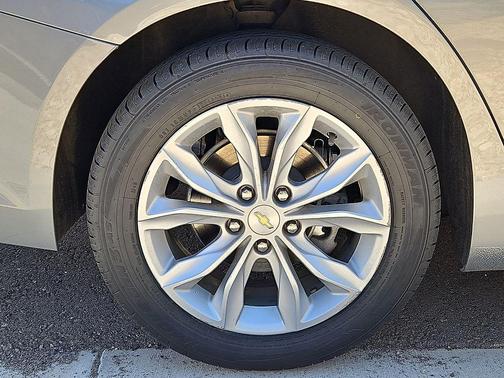 Sterling Gray Metallic 2025 Chevrolet Malibu LT
