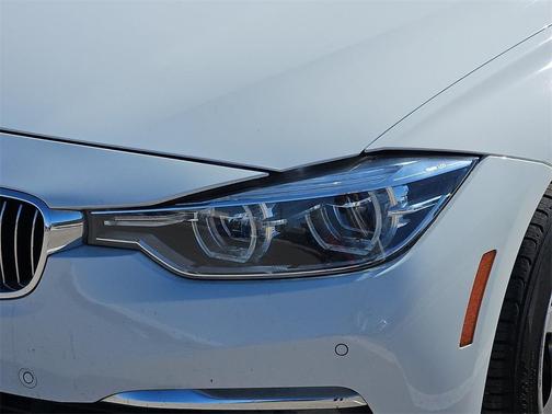 2017 BMW 330 i