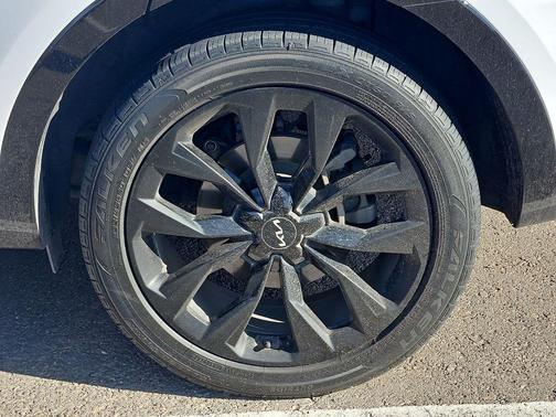 Glacial White Pearl 2022 Kia Sorento SX