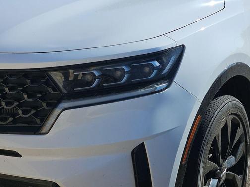 Glacial White Pearl 2022 Kia Sorento SX