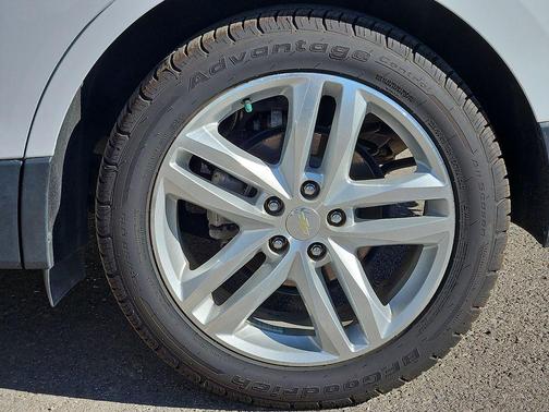 Summit White 2018 Chevrolet Equinox Premier