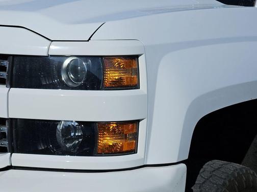 Summit White 2018 Chevrolet Silverado 2500 LTZ