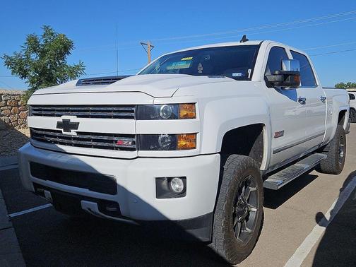 Summit White 2018 Chevrolet Silverado 2500 LTZ