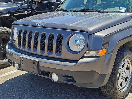 Granite Crystal Clearcoat Metallic 2017 Jeep Patriot Sport