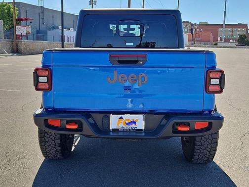 Hydro Blue Pearlcoat 2022 Jeep Gladiator Mojave