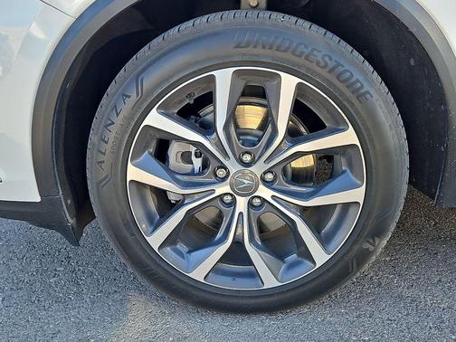 White 2023 Acura MDX Technology