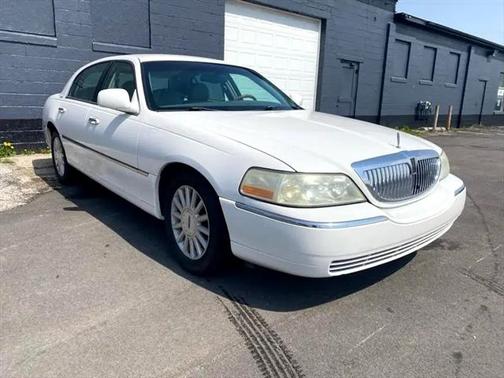 2003 Lincoln Town Car Executive