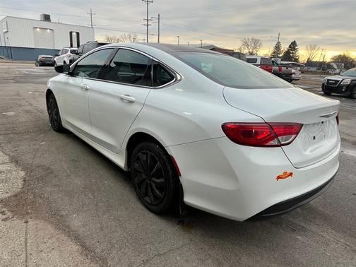 2015 Chrysler 200 LX