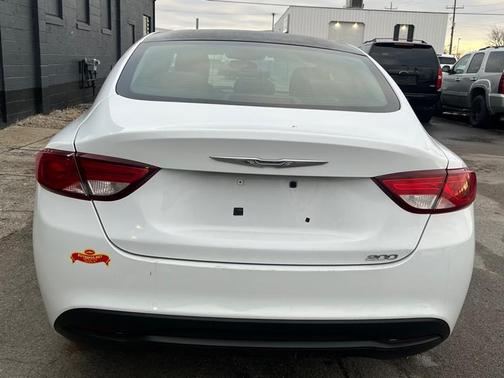 2015 Chrysler 200 LX