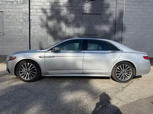 2019 Lincoln Continental Select
