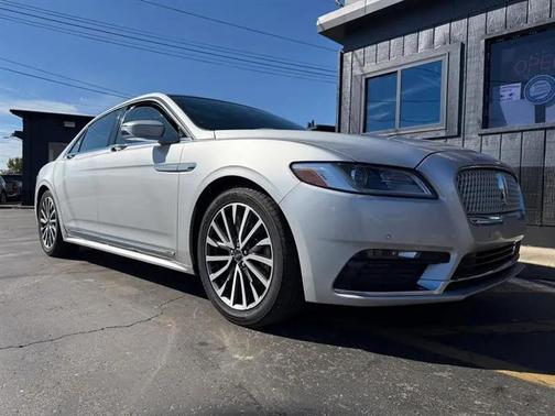WHITE 2019 Lincoln Continental Select