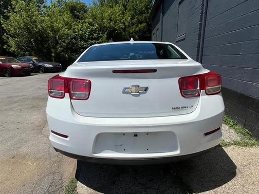WHITE 2013 Chevrolet Malibu 1LT