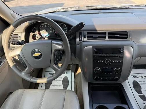 SIVER 2011 Chevrolet Tahoe LT