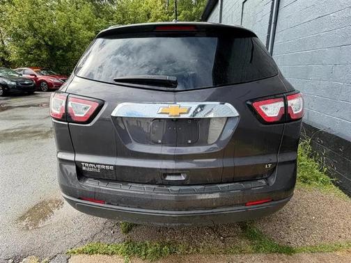 GREY 2017 Chevrolet Traverse 2LT