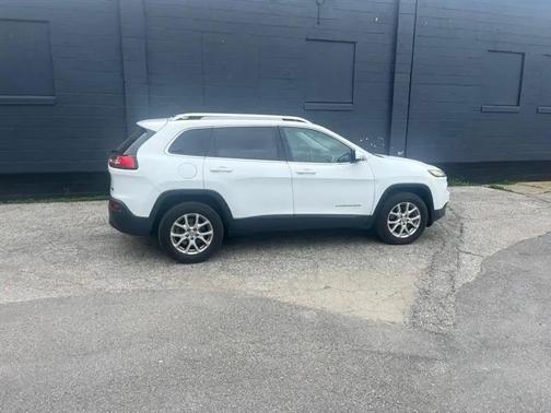 Bright White Clearcoat 2015 Jeep Cherokee Latitude