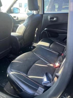 Diamond Black Crystal Pearlcoat 2020 Jeep Compass Trailhawk