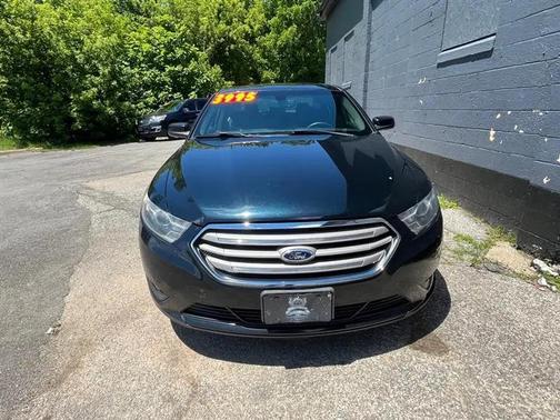 White Platinum Metallic Tri-Coat 2015 Ford Taurus SEL
