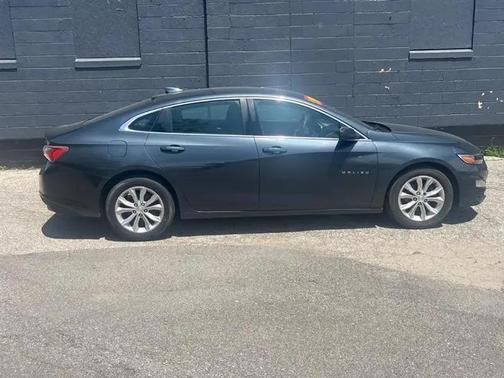 Mosaic Black Metallic 2019 Chevrolet Malibu LT