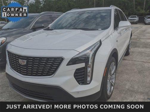 Photo 1 of 5 of 2019 Cadillac XT4 Premium Luxury