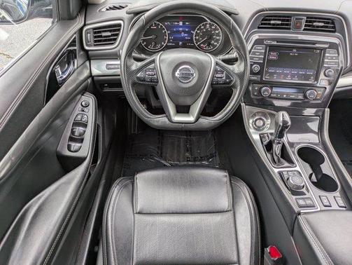 2022 Nissan Maxima SV