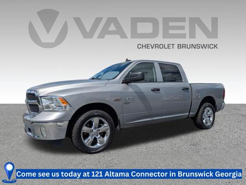 Black Clearcoat 2022 RAM 1500 Classic Tradesman Crew Cab 4x4 5'7  Box