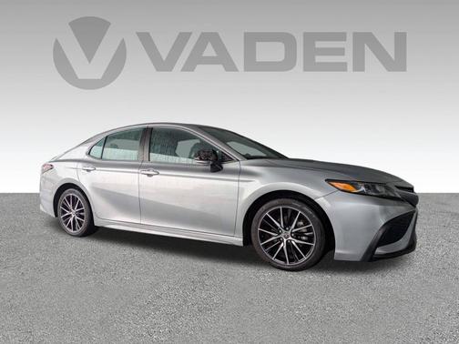 Ice Cap 2023 Toyota Camry SE