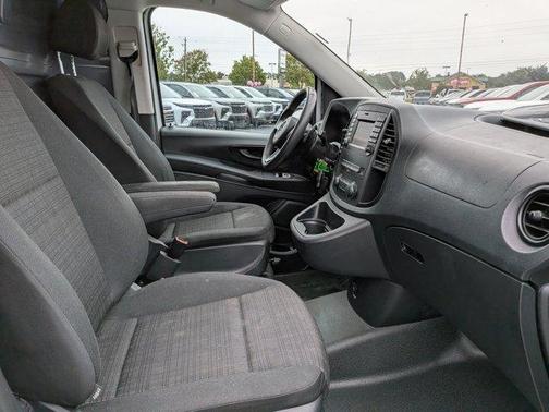 2017 Mercedes-Benz Metris Base