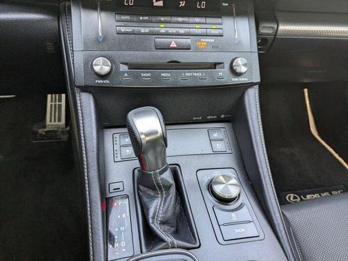 2017 Lexus RC 200t Base