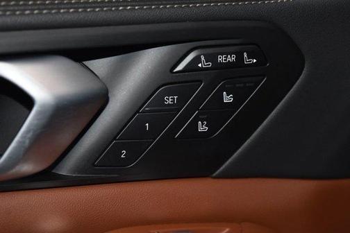 2025 BMW X7 M60i