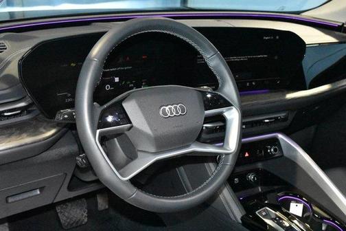 Mythos Black Metallic 2025 Audi Q5 2.0T quattro Premium