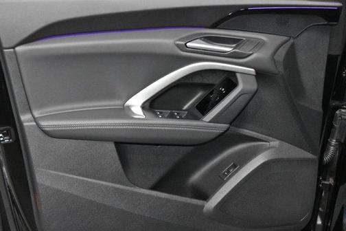 Mythos Black Metallic 2025 Audi Q5 2.0T quattro Premium