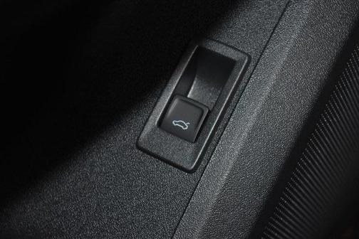Mythos Black Metallic 2025 Audi Q5 2.0T quattro Premium