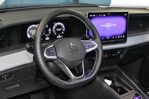 Platinum Gray Metallic 2026 Volkswagen Tiguan 2.0T SE