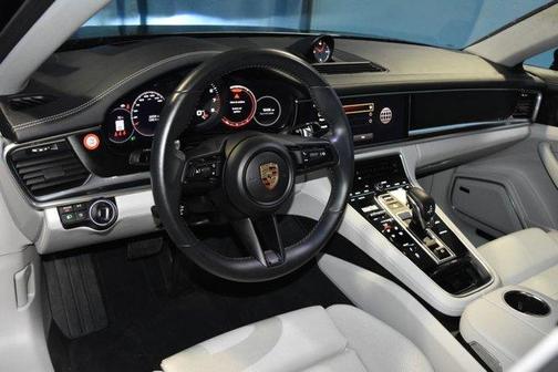 2023 Porsche Panamera 4 Platinum Edition