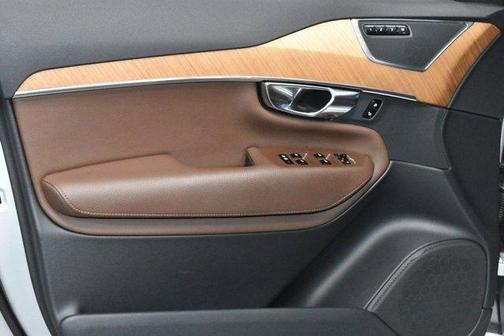 2021 Volvo XC90 Recharge Plug-In Hybrid T8 Inscription Expression 7 Passenger