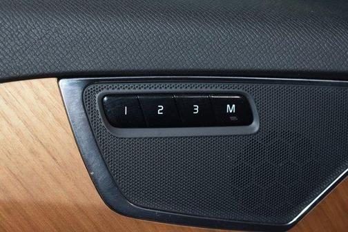 2021 Volvo XC90 Recharge Plug-In Hybrid T8 Inscription Expression 7 Passenger