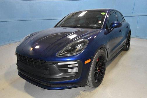 Gentian Blue Metallic 2022 Porsche Macan GTS