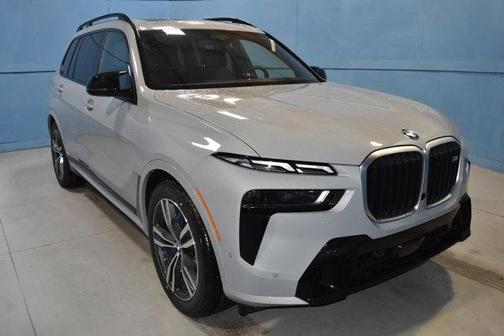 2025 BMW X7 M60i