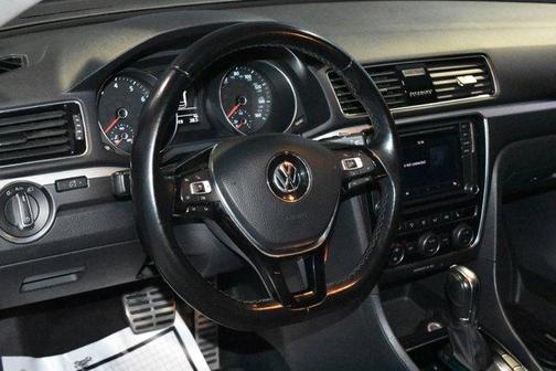2018 Volkswagen Passat 2.0T R-Line