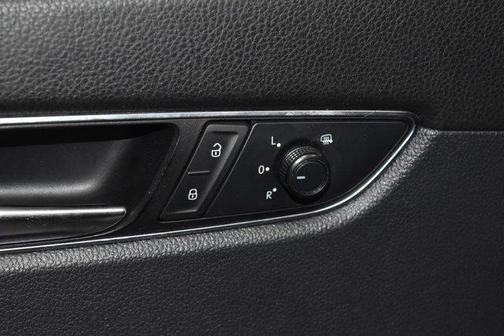 2018 Volkswagen Passat 2.0T R-Line