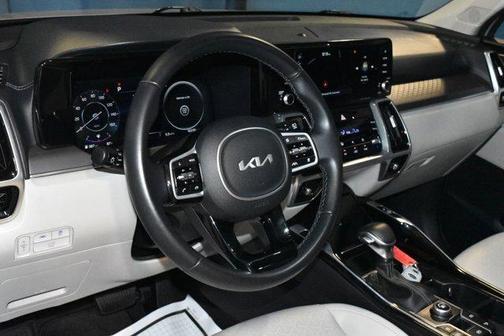 Wolf Gray 2023 Kia Sorento SX