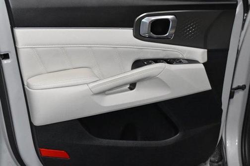 Wolf Gray 2023 Kia Sorento SX
