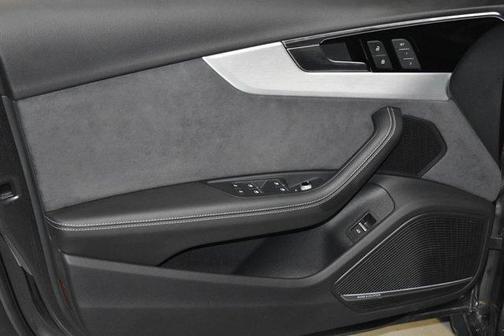 2022 Audi A4 45 S line Prestige