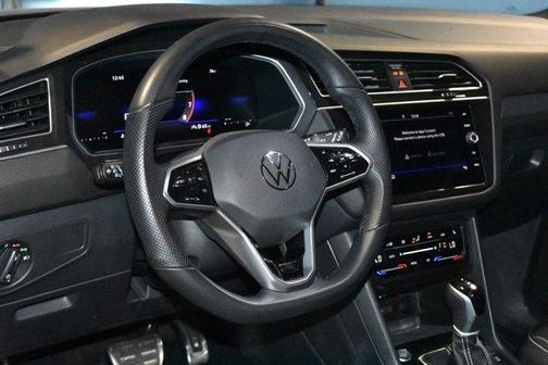 2024 Volkswagen Tiguan 2.0T SE R-Line Black