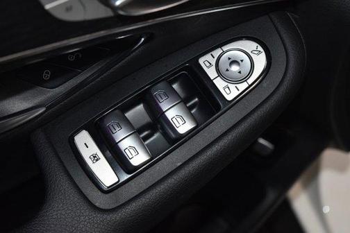 2022 Mercedes-Benz GLC 300 Base 4MATIC