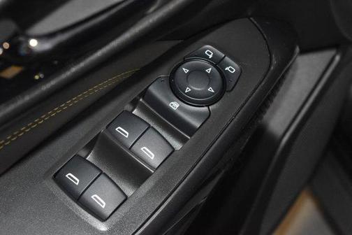 Mosaic Black Metallic 2025 Chevrolet Trax ACTIV