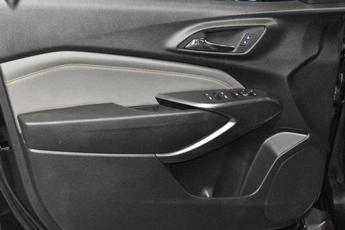 Mosaic Black Metallic 2025 Chevrolet Trax ACTIV