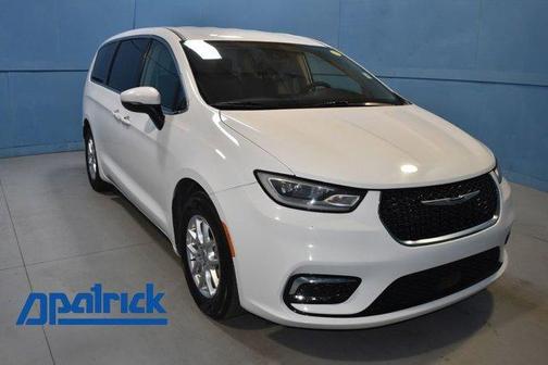 2023 Chrysler Pacifica Touring-L